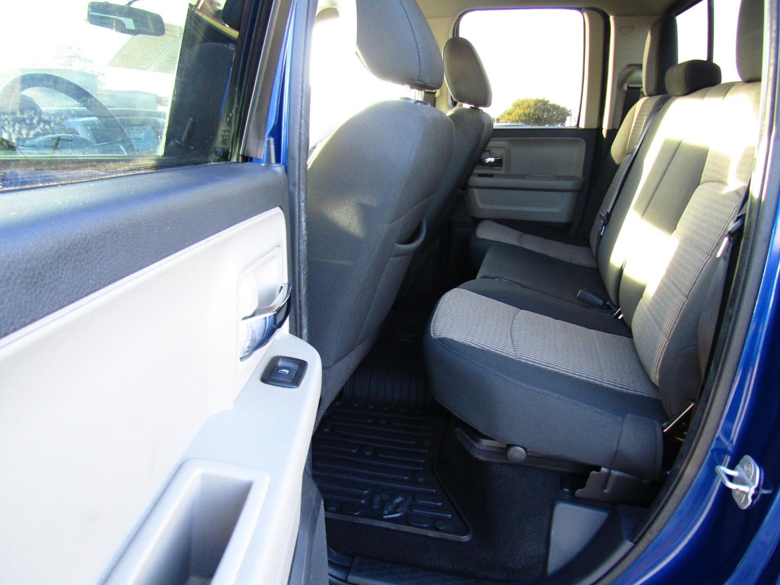 2011 Blue Dodge Ram 1500 SLT Quad Cab 2WD (1D7RB1GT3BS) with an 5.7L V8 OHV 16V engine, Automatic transmission, located at 15016 S Hwy 231, Midland City, AL, 36350, (334) 983-3001, 31.306210, -85.495277 - Photo #4